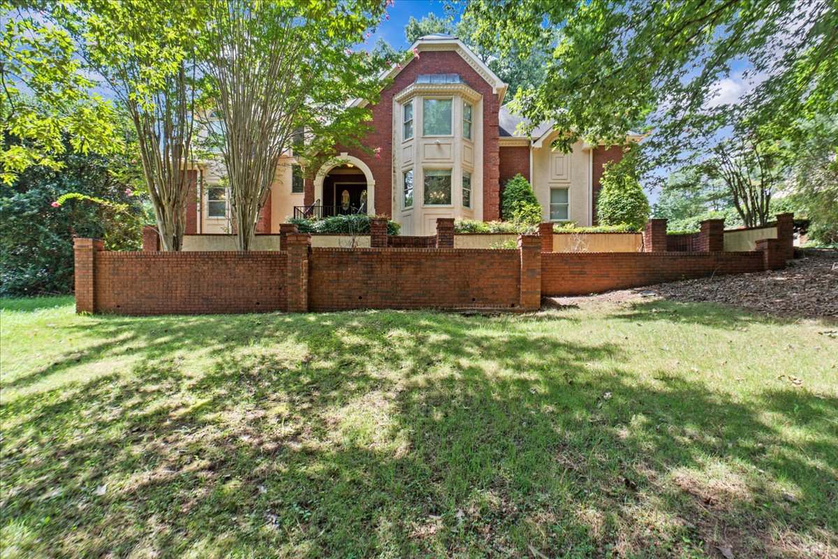 200 River Bluff Parkway